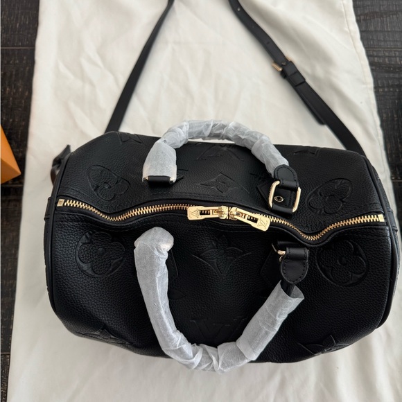 Black Embossed Leather Bag - Picture 5 of 9